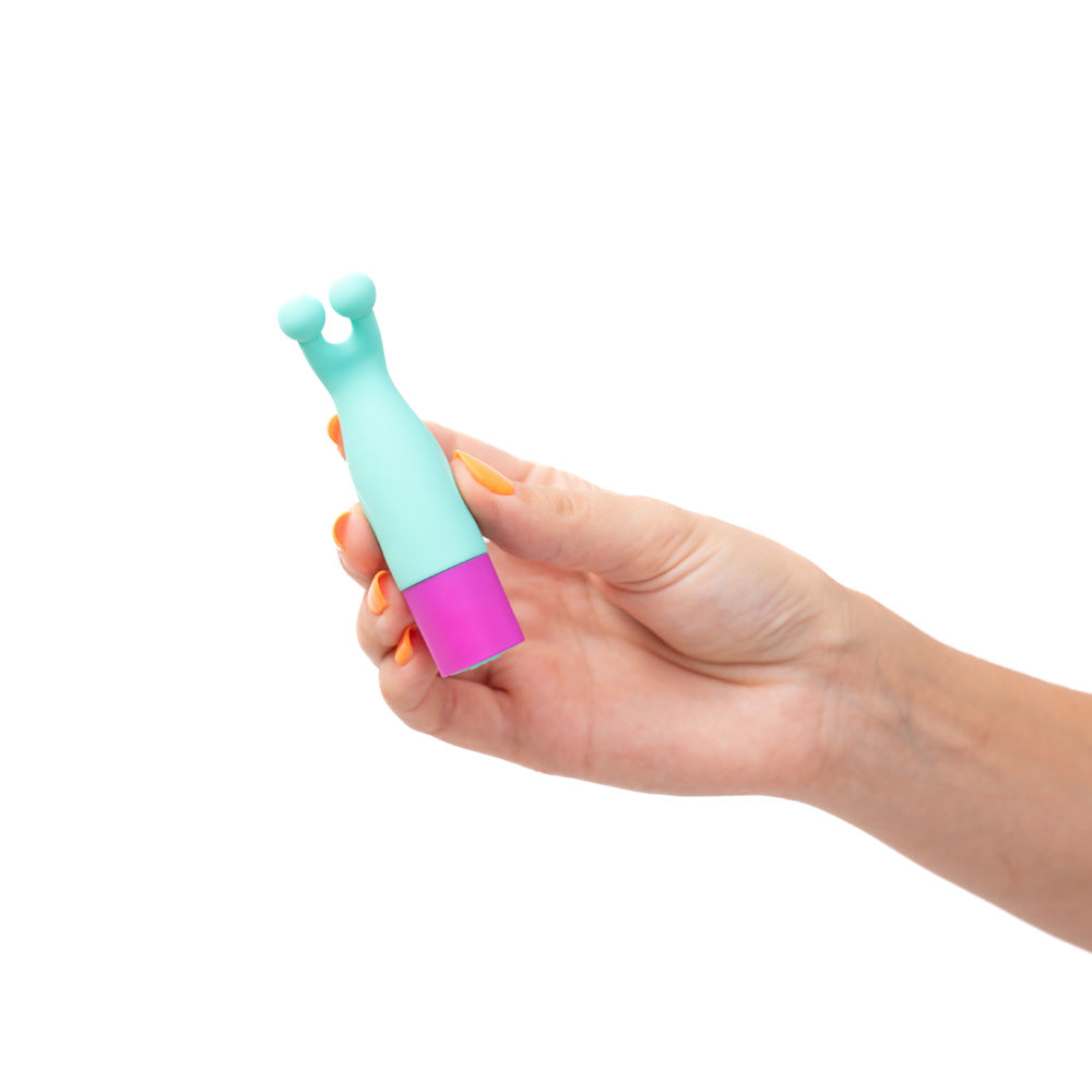 Maia MACI - Light Blue USB Rechargeable Bullet Vibrator (8.9 cm, Body-Safe Silicone)