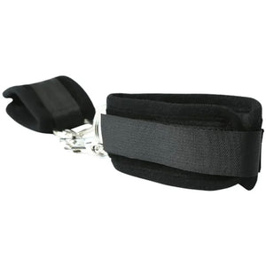 Sex & Mischief black beginner's handcuffs – image 4