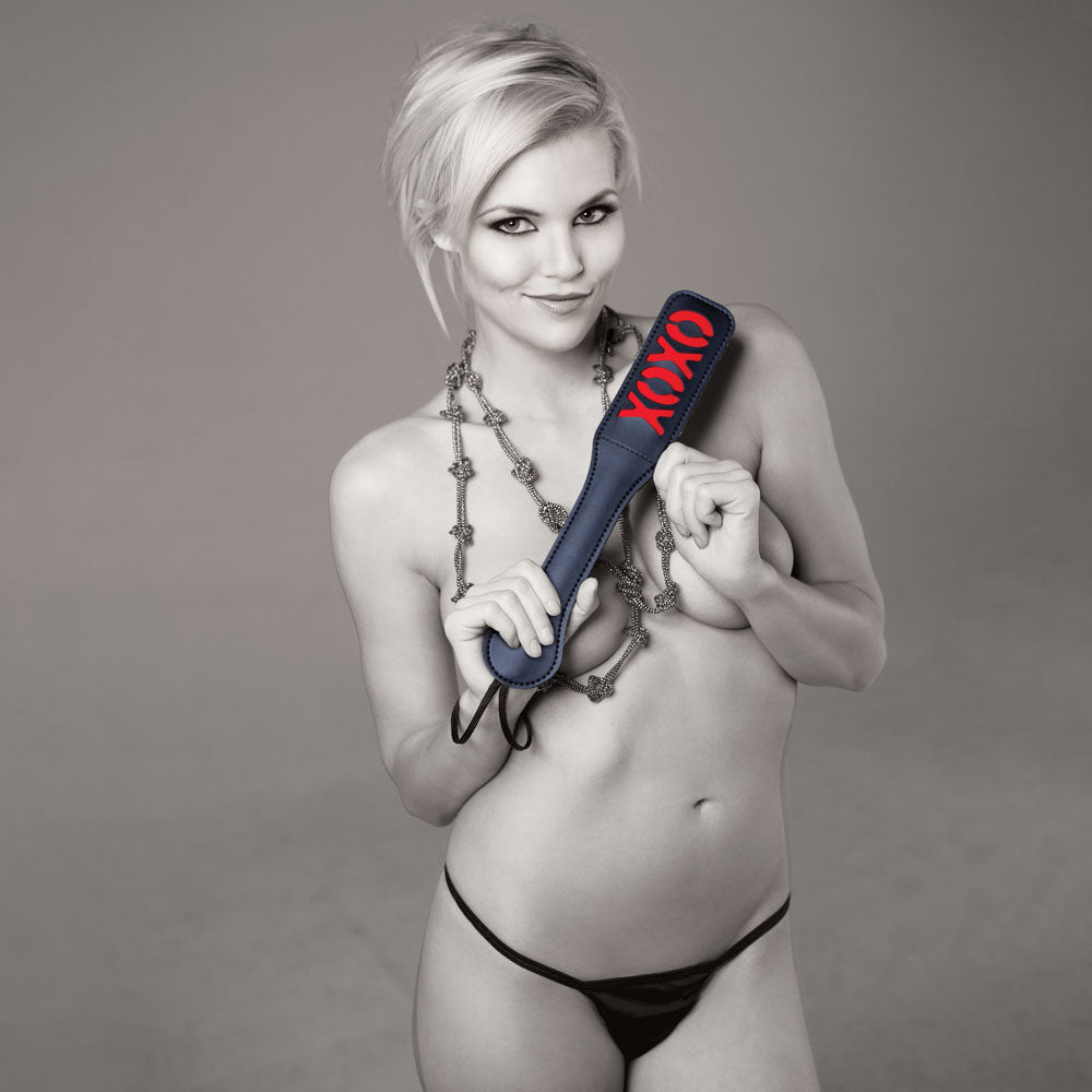 Sex & Mischief XOXO black spanking paddle – image 2